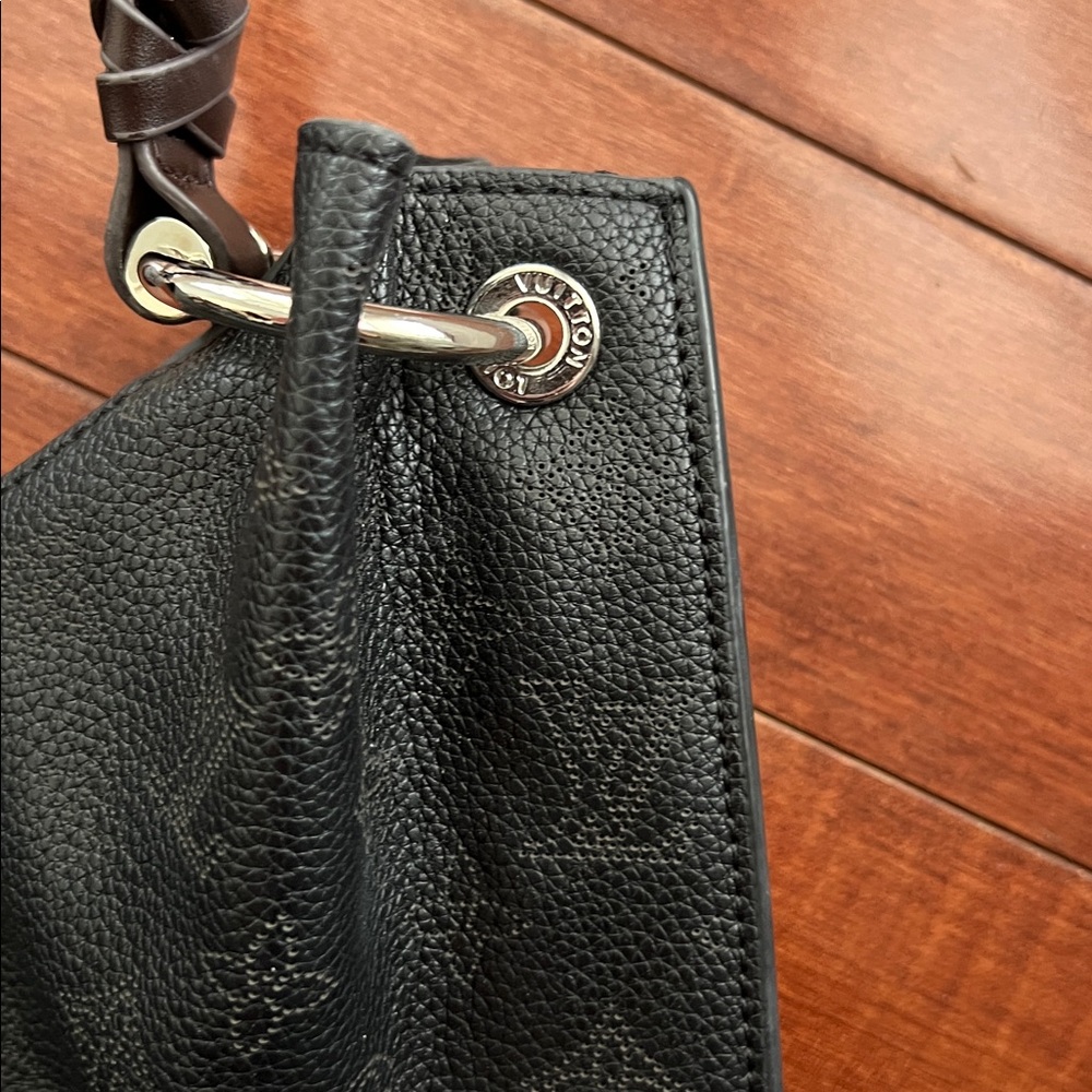 Louis Vuitton Carmel Black Mahina Hobo with Braided Handle - Picture 14 of 16
